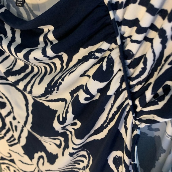 Jones New York Navy/White Print Top - Picture 3 of 5